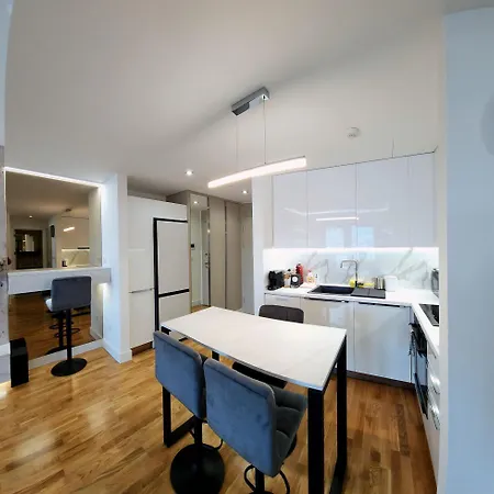 Апартаменты Diamond Residences 10th Fl. Lux Apt. W/ View